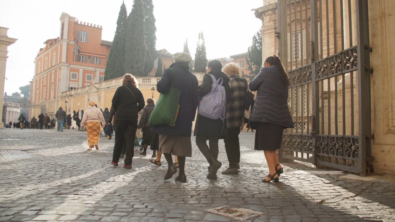 religiosos-caminando.jpg