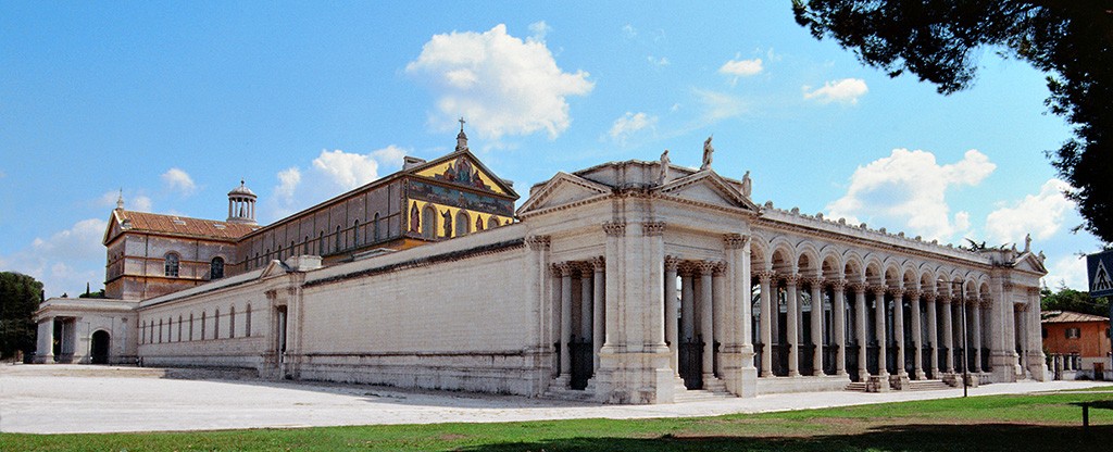 Basilica-e-suo-quadriportico.jpg